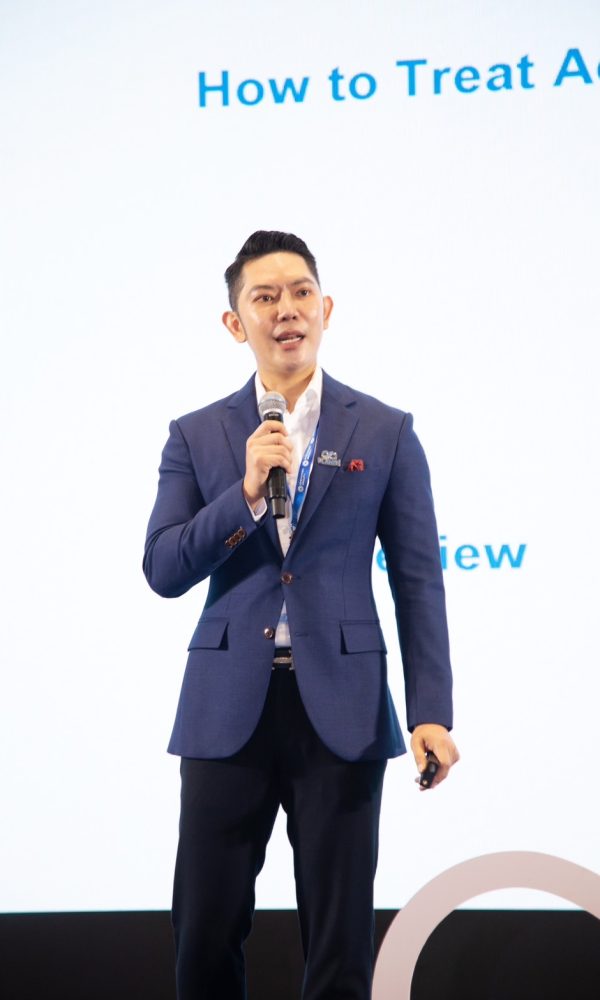 นพ.ธีรทัศน์ สำเภาเงิน ว.37791 ได้เข้าร่วมเป็นบรรยายและแบ่งปันประสบการณ์ด้านการรักษาหลุมสิวด้วยการใช้ผลิตภัณฑ์ในกลุ่ม PLLA เมื่อวันที่ 25 เมษายน 2568 จัดขึ้นที่โรงแรม InterContinental Bangkok